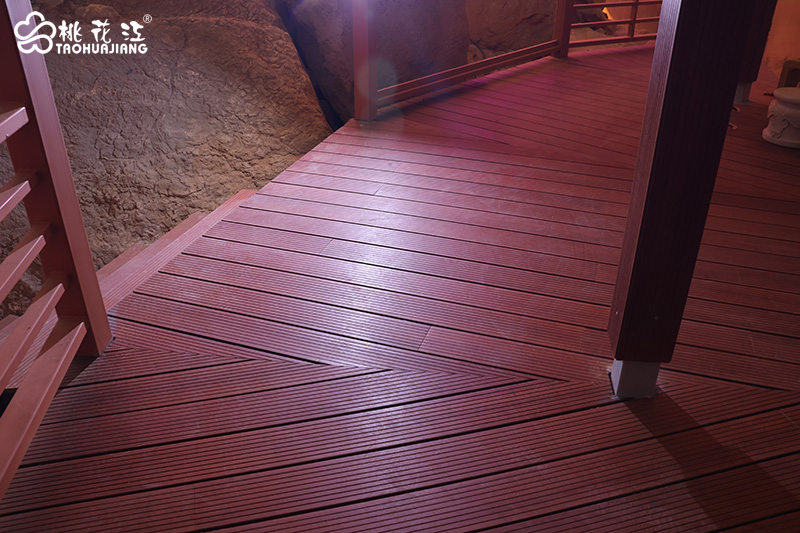 青云洞內(nèi)的桃花江竹木地板 青云洞內(nèi)的桃花江竹木地板