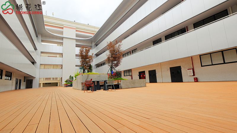 美紋超然竹板鋪裝的平臺(tái) 美紋超然竹板鋪裝的平臺(tái)