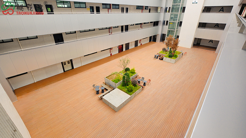 美紋超然竹板鋪裝的平臺(tái) 美紋超然竹板鋪裝的平臺(tái)